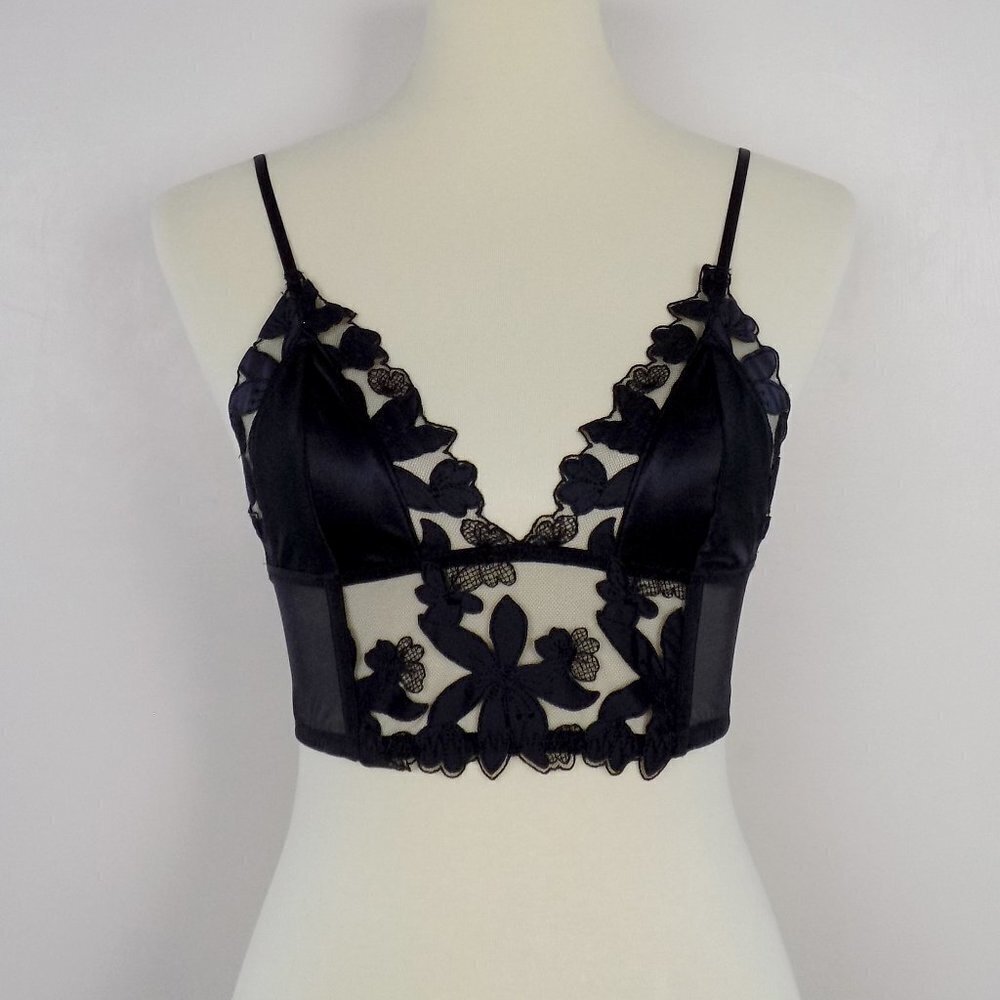 nwt VS embroidered floral bralette crop top bra